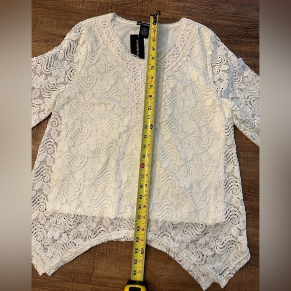 Lauren Michelle Ivory Crochet Lace semi shear tunic with lining Handkerchief hem - Picture 15 of 17